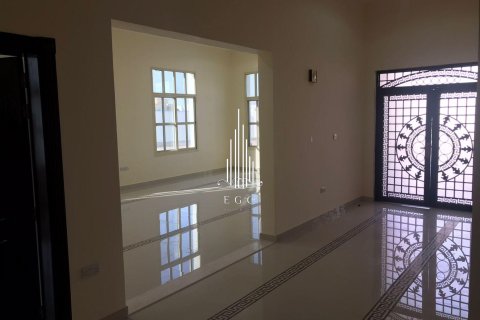 10 غرفة نوم  فيلا في مدينة خليفة, الإمارات العربية المتحدة رقم 34704 14