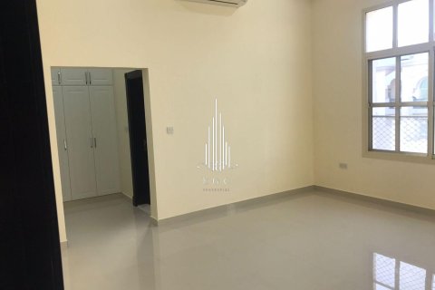 10 غرفة نوم  فيلا في مدينة خليفة, الإمارات العربية المتحدة رقم 34704 11