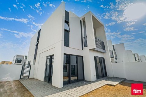 4 bedrooms Townhouse in Dubai, UAE No. 198404