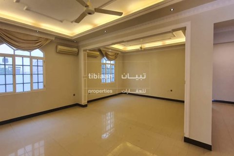 8 bedrooms Villa in As Sib, Oman No. 53311 5
