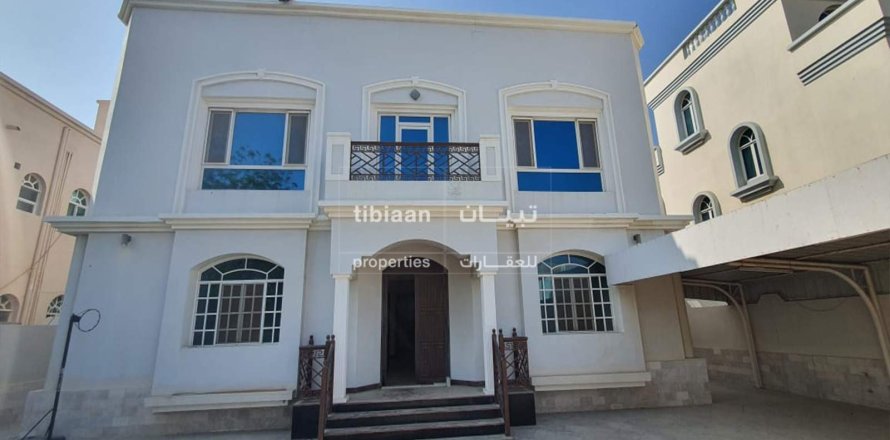 8 bedrooms Villa in As Sib, Oman No. 53311