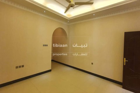 8 bedrooms Villa in As Sib, Oman No. 53311 10