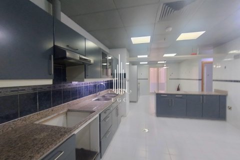 4 غرف نوم شقة في Corniche Road, الإمارات العربية المتحدة رقم 49718 6
