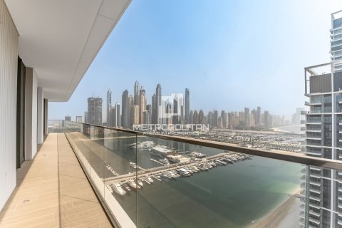 Appartement de 3 chambres à EMAAR Beachfront, UAE No. 129026 27