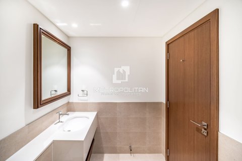 Appartement de 3 chambres à EMAAR Beachfront, UAE No. 129026 19