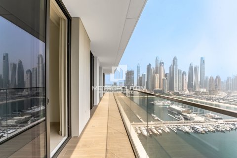 Appartement de 3 chambres à EMAAR Beachfront, UAE No. 129026 26