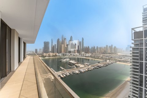 Appartement de 3 chambres à EMAAR Beachfront, UAE No. 129026 28