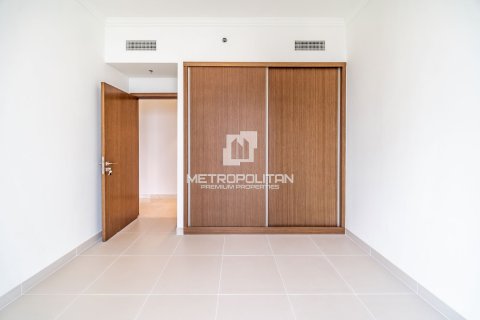 Appartement de 3 chambres à EMAAR Beachfront, UAE No. 129026 13