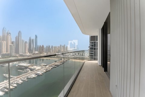 Appartement de 3 chambres à EMAAR Beachfront, UAE No. 129026 30