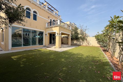 4 bedrooms Villa in Dubai, UAE No. 148584