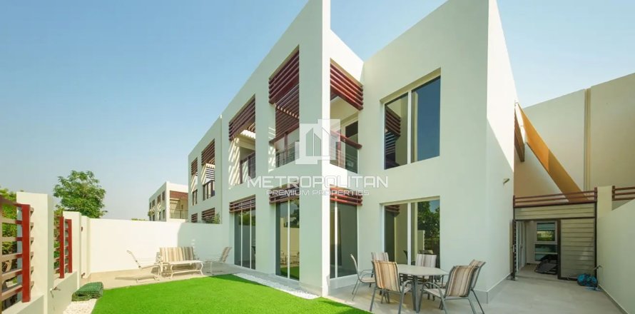 Villa de 3 dormitorios en Mina Al Arab, UAE No. 129948