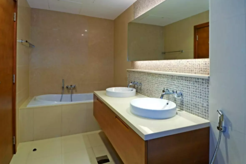 Apartment de 2 dormitorios en Claren Towers, UAE No. 1080 7