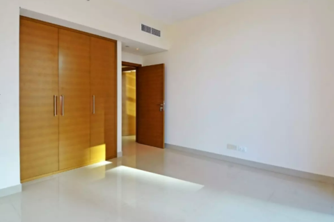 Apartment de 2 dormitorios en Claren Towers, UAE No. 1080 3