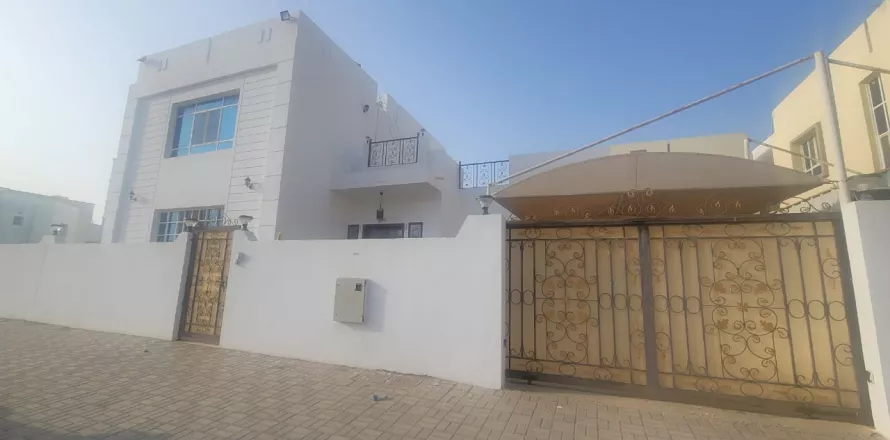 Villa de 4 chambres à Muscat, Oman No. 106730