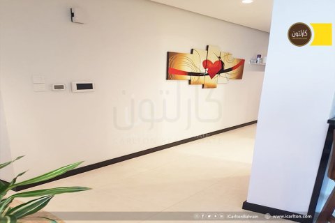 2 bedrooms Apartment in Manama, Bahrain No. 66923 3