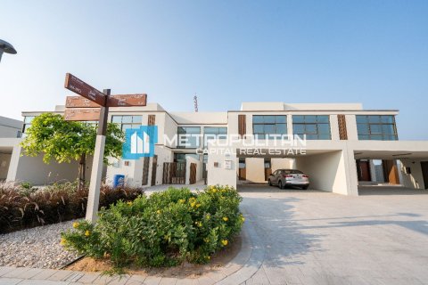 Townhouse de 3 chambres à Abu Dhabi, UAE No. 140982