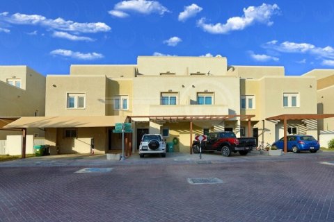Villa de 3 chambres à Abu Dhabi, UAE No. 13327