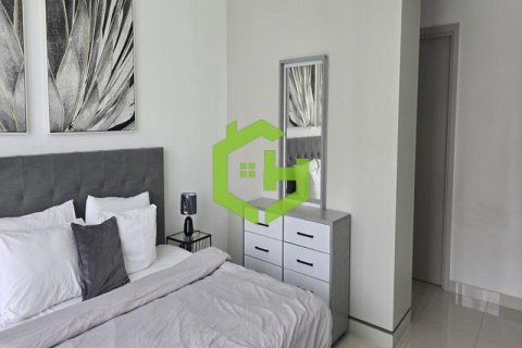 Квартира с 2 спальнями в EMAAR Beachfront, ОАЭ №35403 3