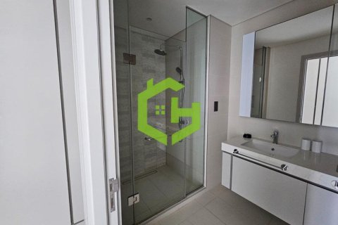 Квартира с 2 спальнями в EMAAR Beachfront, ОАЭ №35403 13