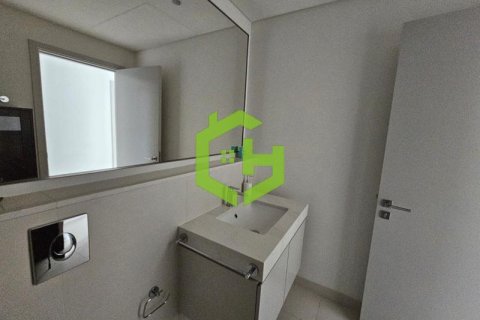 Квартира с 2 спальнями в EMAAR Beachfront, ОАЭ №35403 14