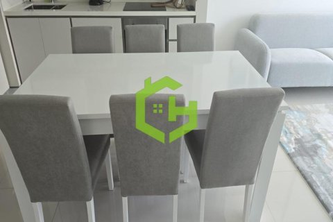 Квартира с 2 спальнями в EMAAR Beachfront, ОАЭ №35403 19