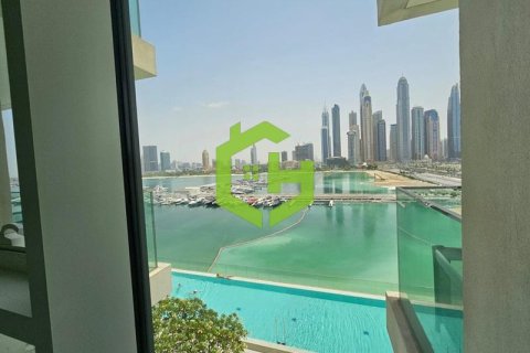 Квартира с 2 спальнями в EMAAR Beachfront, ОАЭ №35403 9