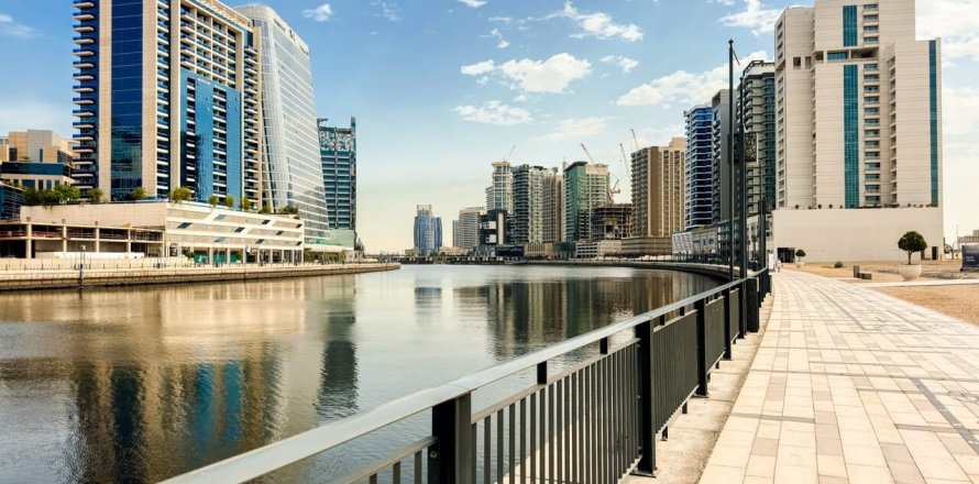 Apartment de 2 dormitorios en Business Bay, UAE No. 166130