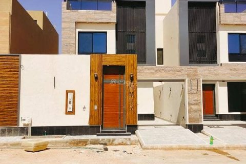 5 bedrooms Villa in Riyadh, Saudi Arabia No. 60045