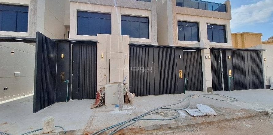 Villa de 4 chambres à Riyadh, Saudi Arabia No. 60044
