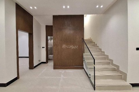 Villa de 4 chambres à Riyadh, Saudi Arabia No. 60044 12