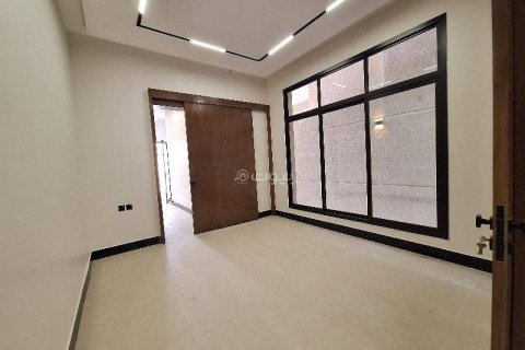 Villa de 4 chambres à Riyadh, Saudi Arabia No. 60044 9