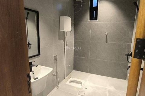 Villa de 5 dormitorios en Riyadh, Saudi Arabia No. 60049 17