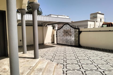 Вилла с 5 спальнями в Al Ansab, Оман №54515 3