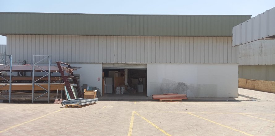 Commercial property de à Ghala, Oman No. 54520