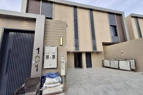 3 bedrooms Apartment in Riyadh, Saudi Arabia No. 60489