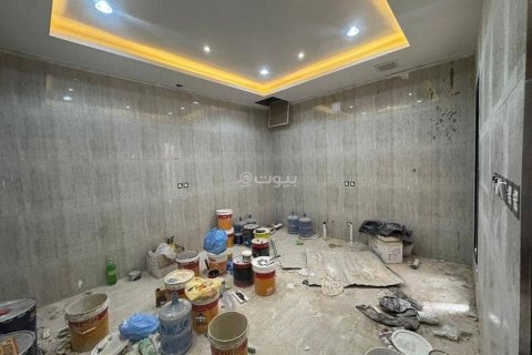 Villa de 4 dormitorios en Riyadh, Saudi Arabia No. 62822 13