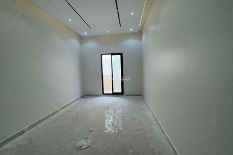 Villa de 4 dormitorios en Riyadh, Saudi Arabia No. 62822 19