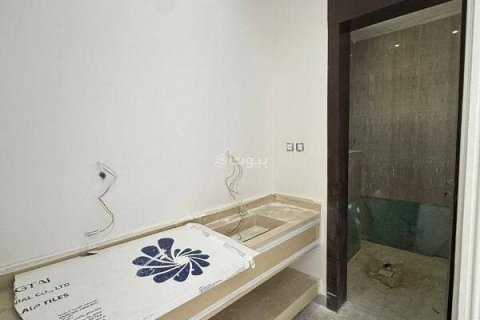Villa de 4 dormitorios en Riyadh, Saudi Arabia No. 62822 8