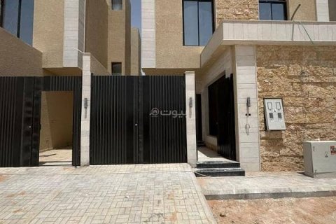 Villa de 4 dormitorios en Riyadh, Saudi Arabia No. 62822 4