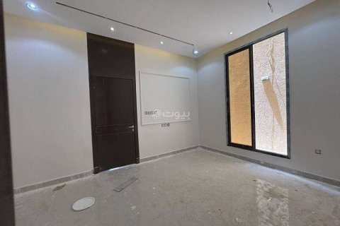 Villa de 4 dormitorios en Riyadh, Saudi Arabia No. 62822 10