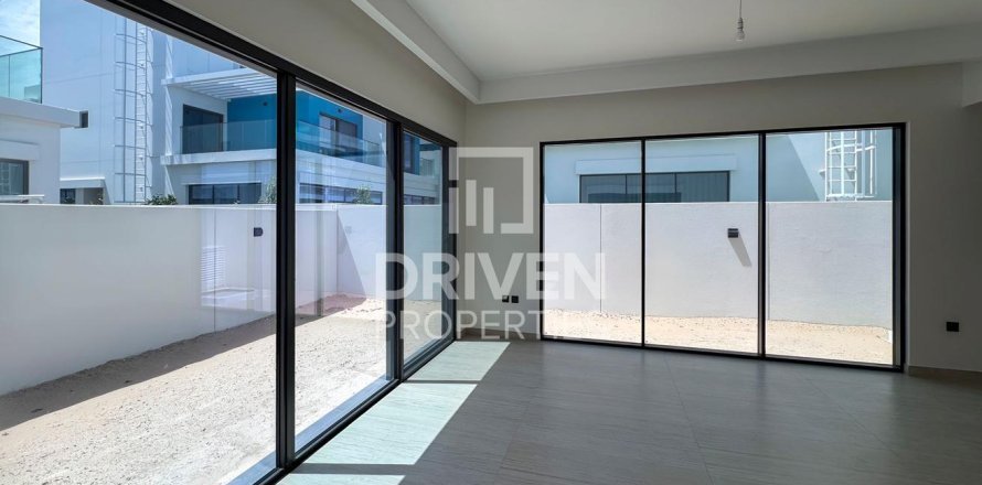 Townhouse de 5 dormitorios en Damac Lagoons, UAE No. 191544