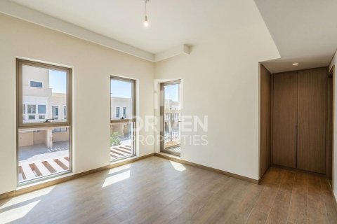 Townhouse de 4 dormitorios en Damac Lagoons, UAE No. 191542 4
