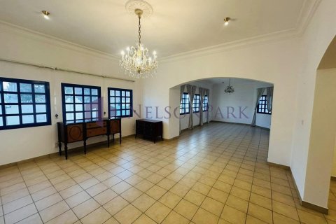 5 bedrooms Villa in Doha, Qatar No. 57297 7