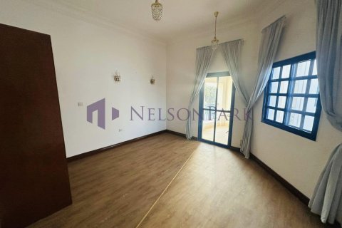 5 bedrooms Villa in Doha, Qatar No. 57297 22