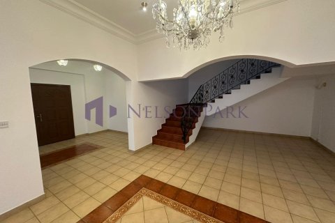 5 bedrooms Villa in Doha, Qatar No. 57297 20