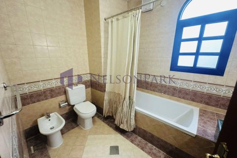 5 bedrooms Villa in Doha, Qatar No. 57297 6