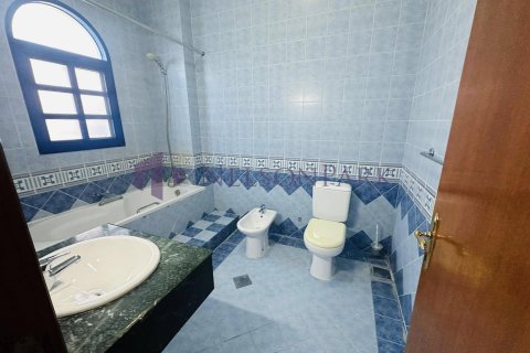 5 bedrooms Villa in Doha, Qatar No. 57297 10