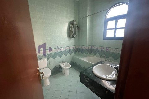 5 bedrooms Villa in Doha, Qatar No. 57297 13