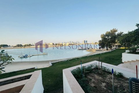 5 bedrooms Villa in Doha, Qatar No. 57297 11