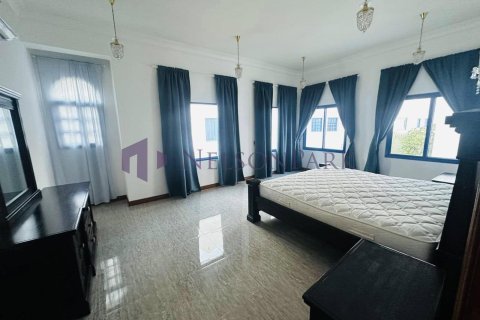 5 bedrooms Villa in Doha, Qatar No. 57297 16